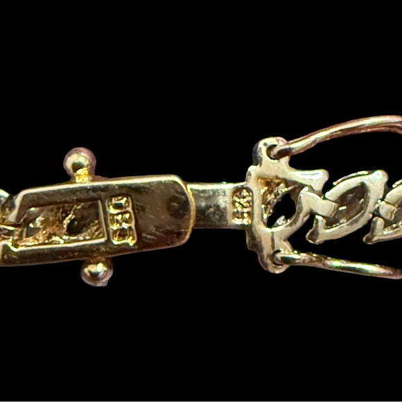 Elegant Gold and Silver Women's Necklace - Picture 2 of 6